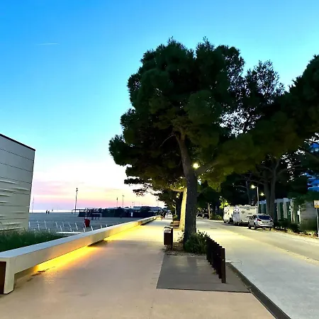 Front Sabbiadoro Линьяно-Саббьядоро